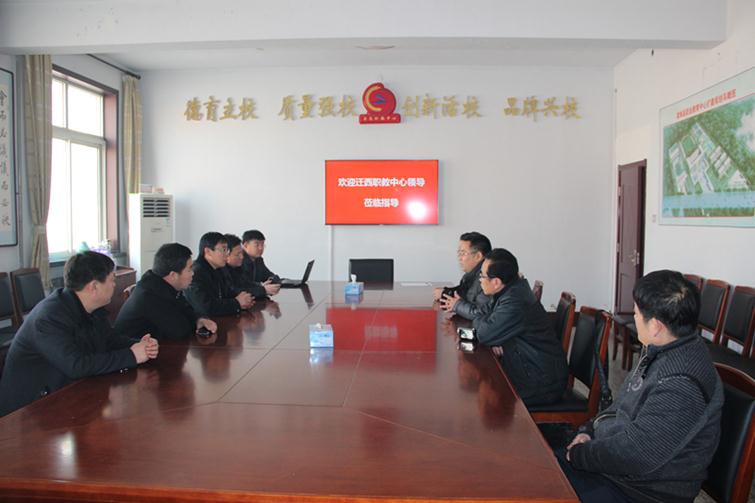 ѧУ쵼УʾУ.jpg